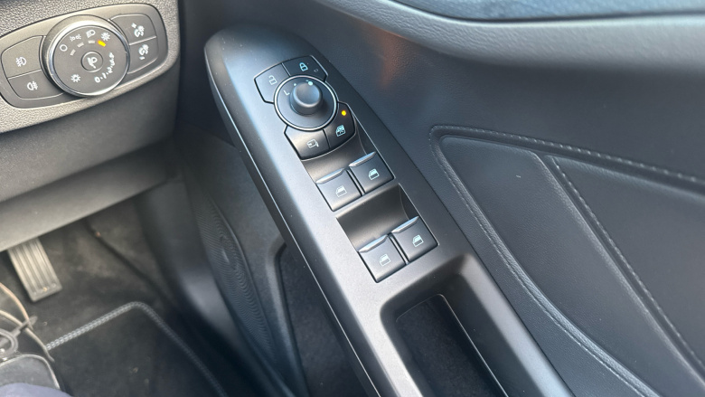 Ford Focus 1.0 EcoBoost Hybrid mHEV 155 Active X 5dr Auto Petrol Estate